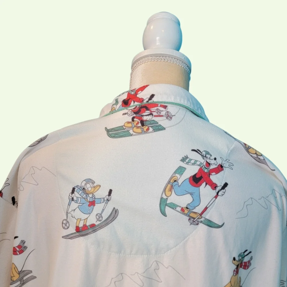 Disney Women's Sz XL Flannel Pajama Top Long Sleeve Mickey Minnie Goofy skiing - Picture 4 of 8
